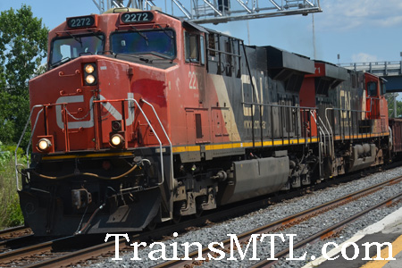 Locomotive CN2272 left side / coté gauche
